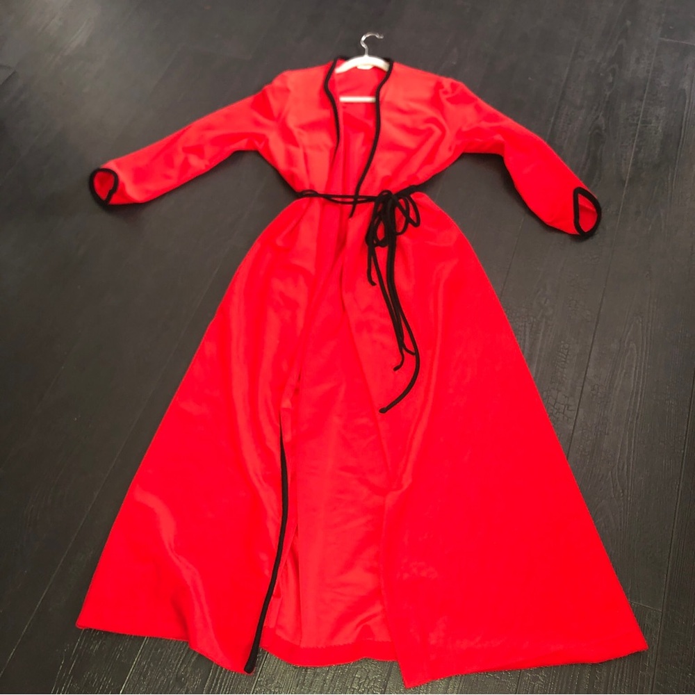 Vintage Vanity Fair Womens Red Velour Belted‎ Tie Waist Robe Long Sleeve Size 14
